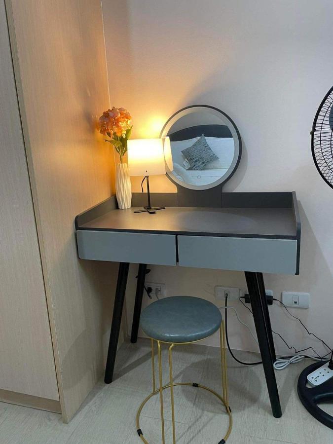 Studio Condo Building 81 Newport Boulevard Manila Dış mekan fotoğraf