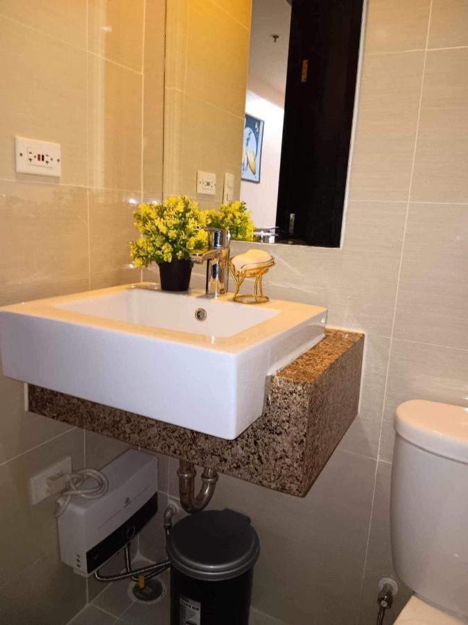 Studio Condo Building 81 Newport Boulevard Manila Dış mekan fotoğraf
